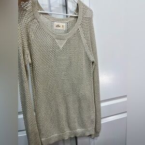 Hollister Cream Women's Crew Neck Sweater